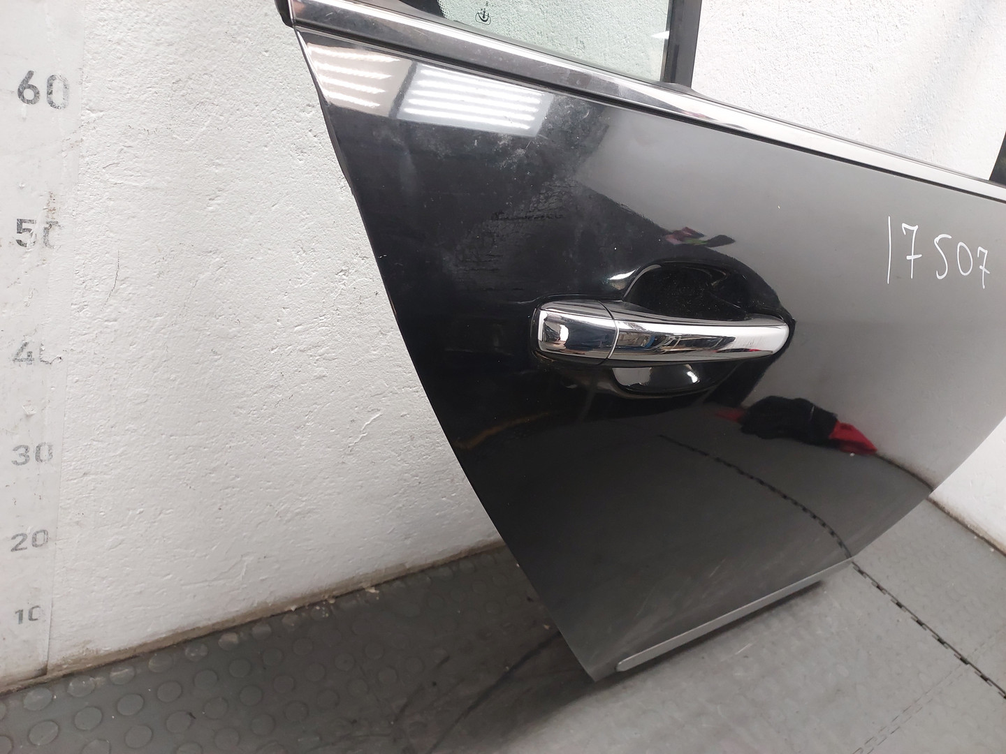 Дверь задняя правая