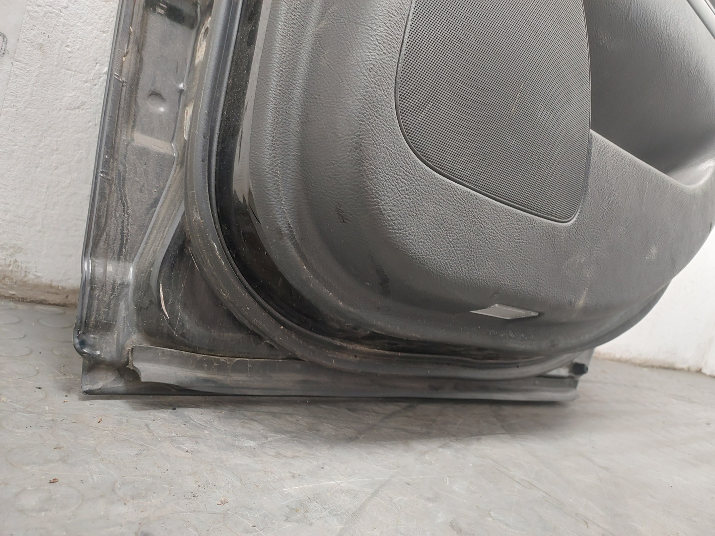 Дверь задняя правая