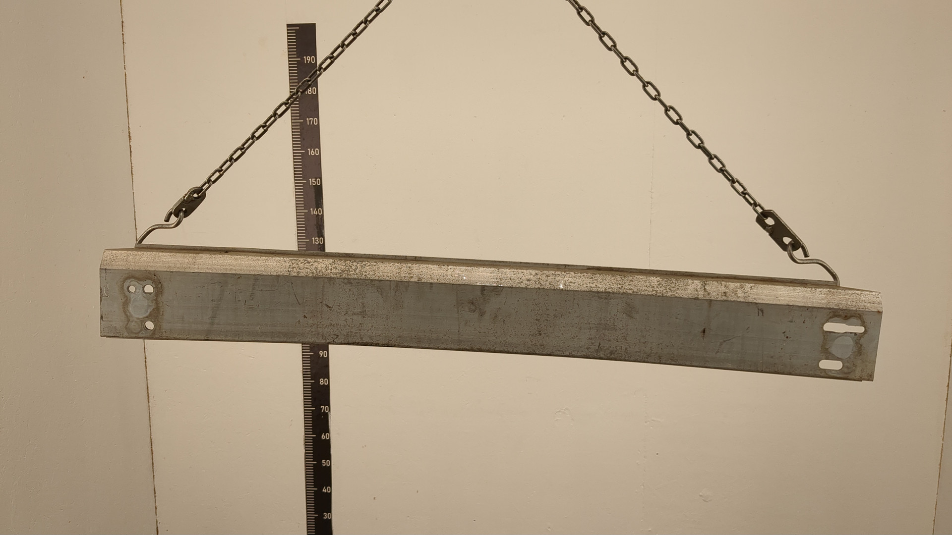 Усилитель заднего бампера