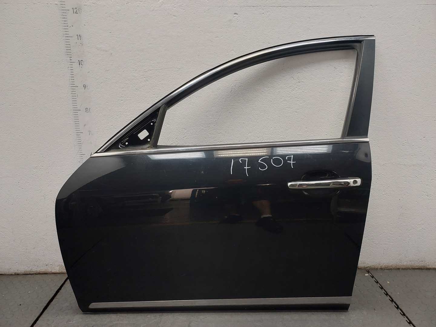 Дверь передняя левая