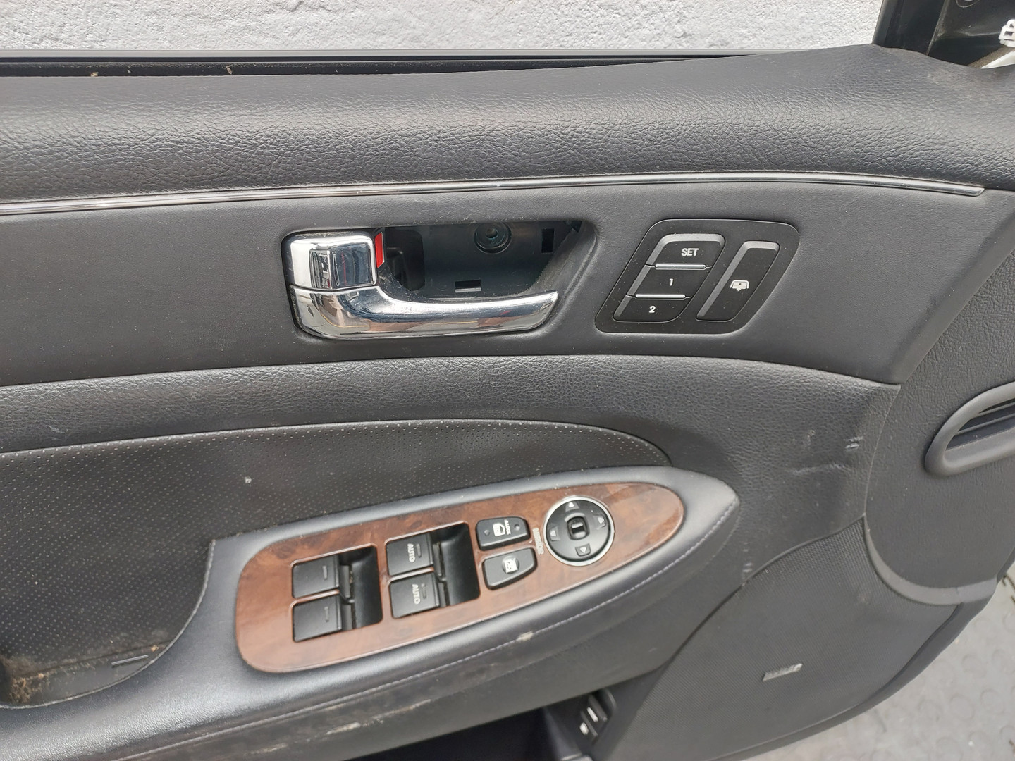 Дверь передняя левая