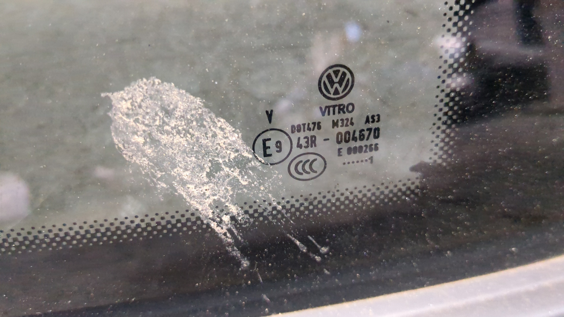 Стекло кузовное глухое правое