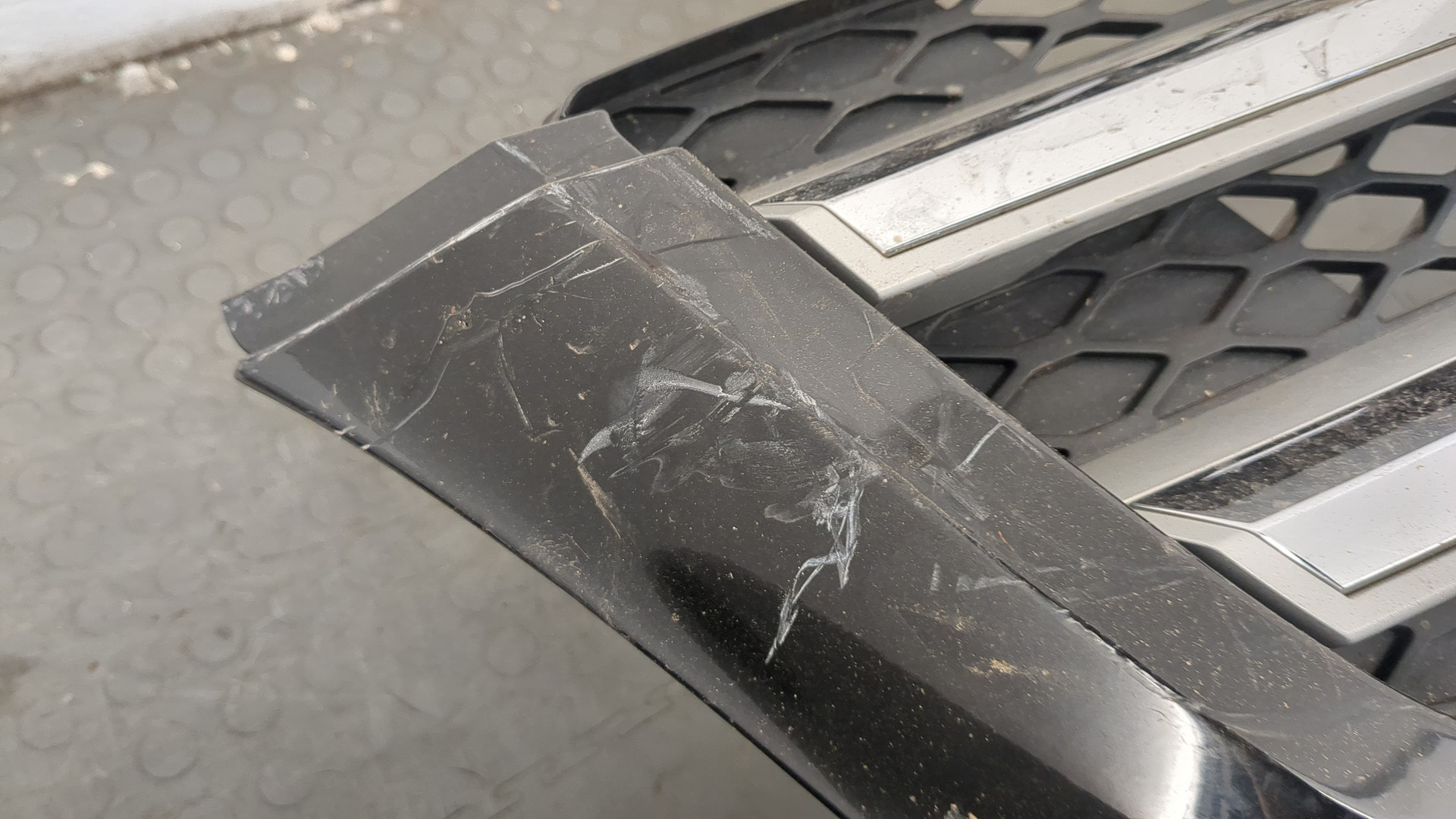 Бампер передний