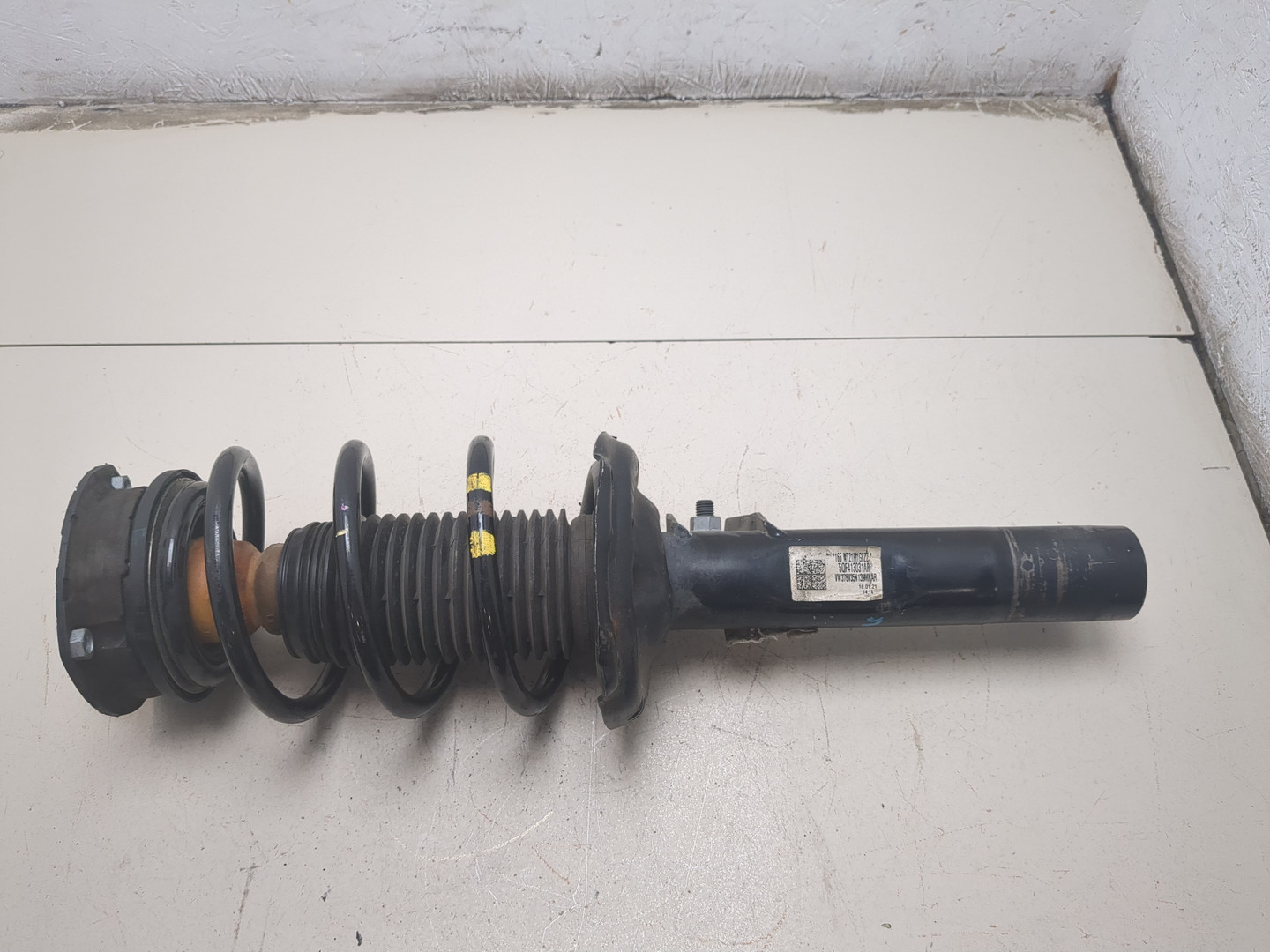 Амортизатор передний