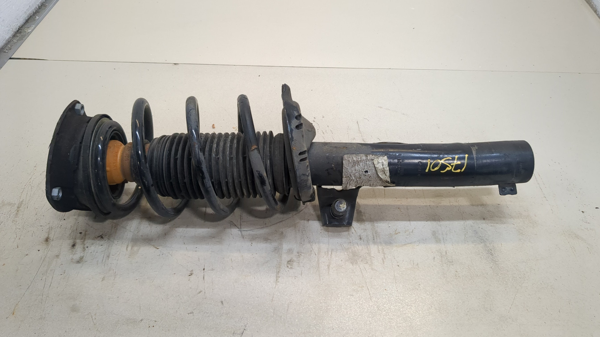 Амортизатор передний