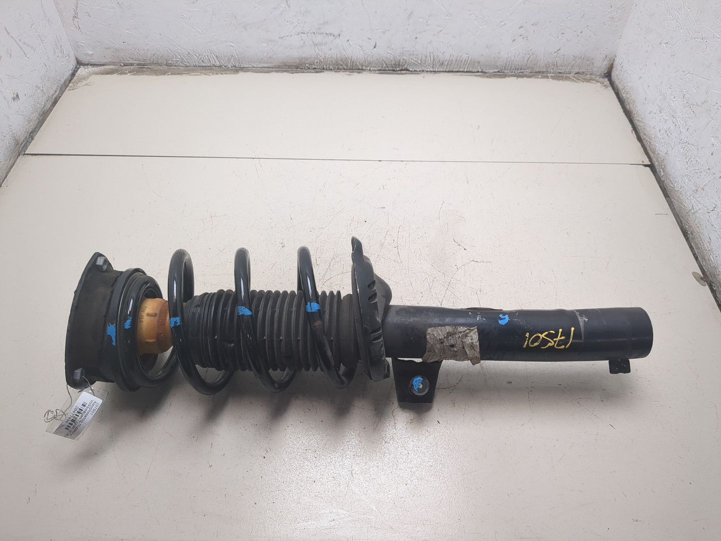 Амортизатор передний