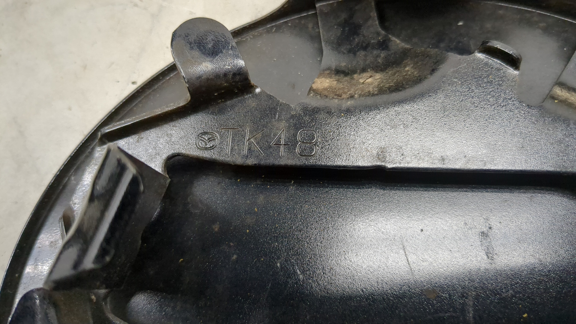 Лючок бензобака