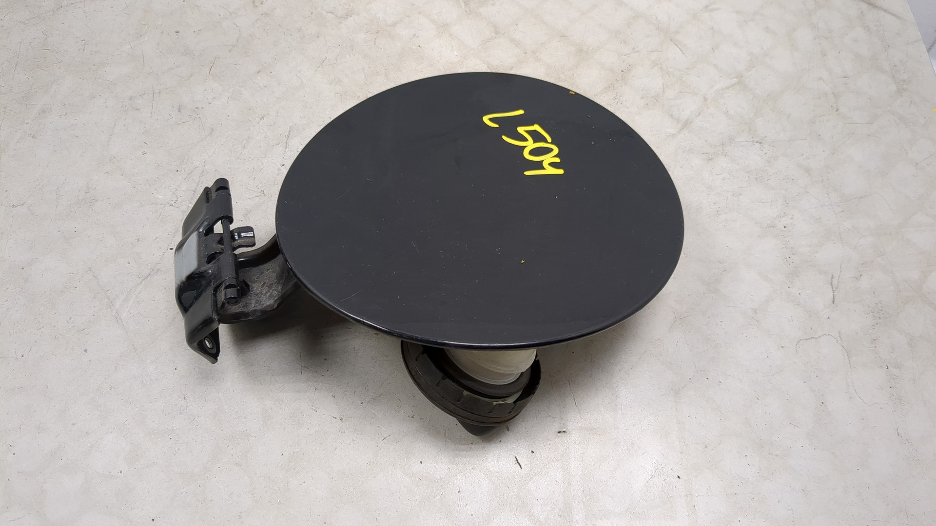 Лючок бензобака