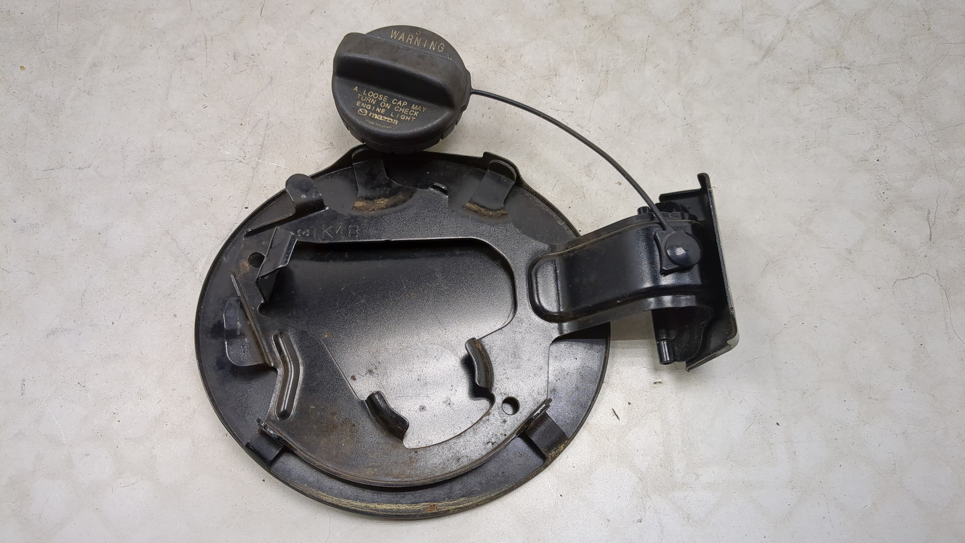 Лючок бензобака