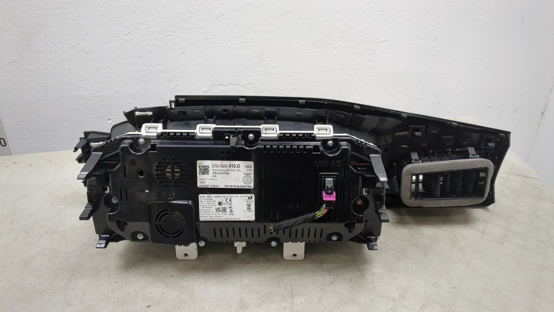 Панель приборов