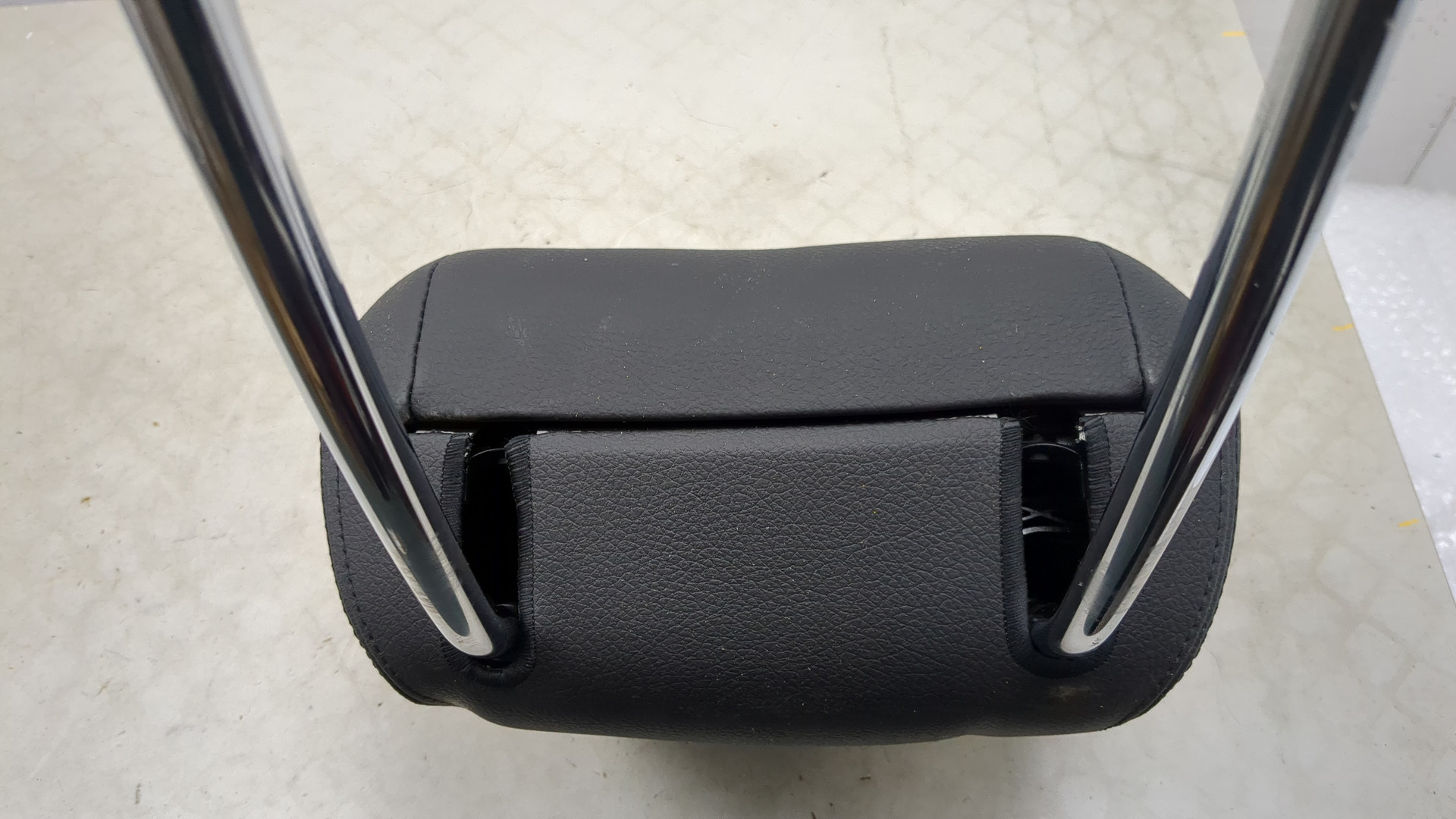 Подголовник сиденья