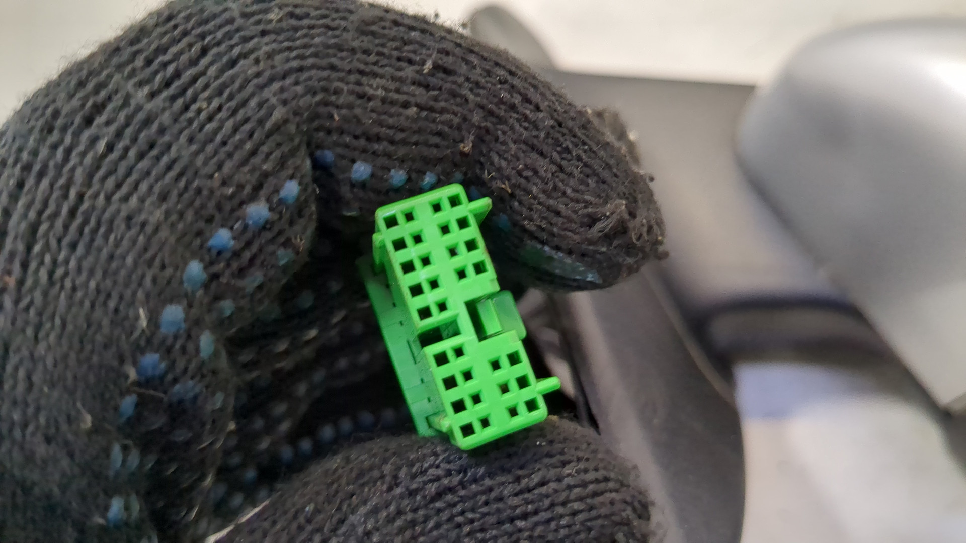 Зеркало правое электрическое