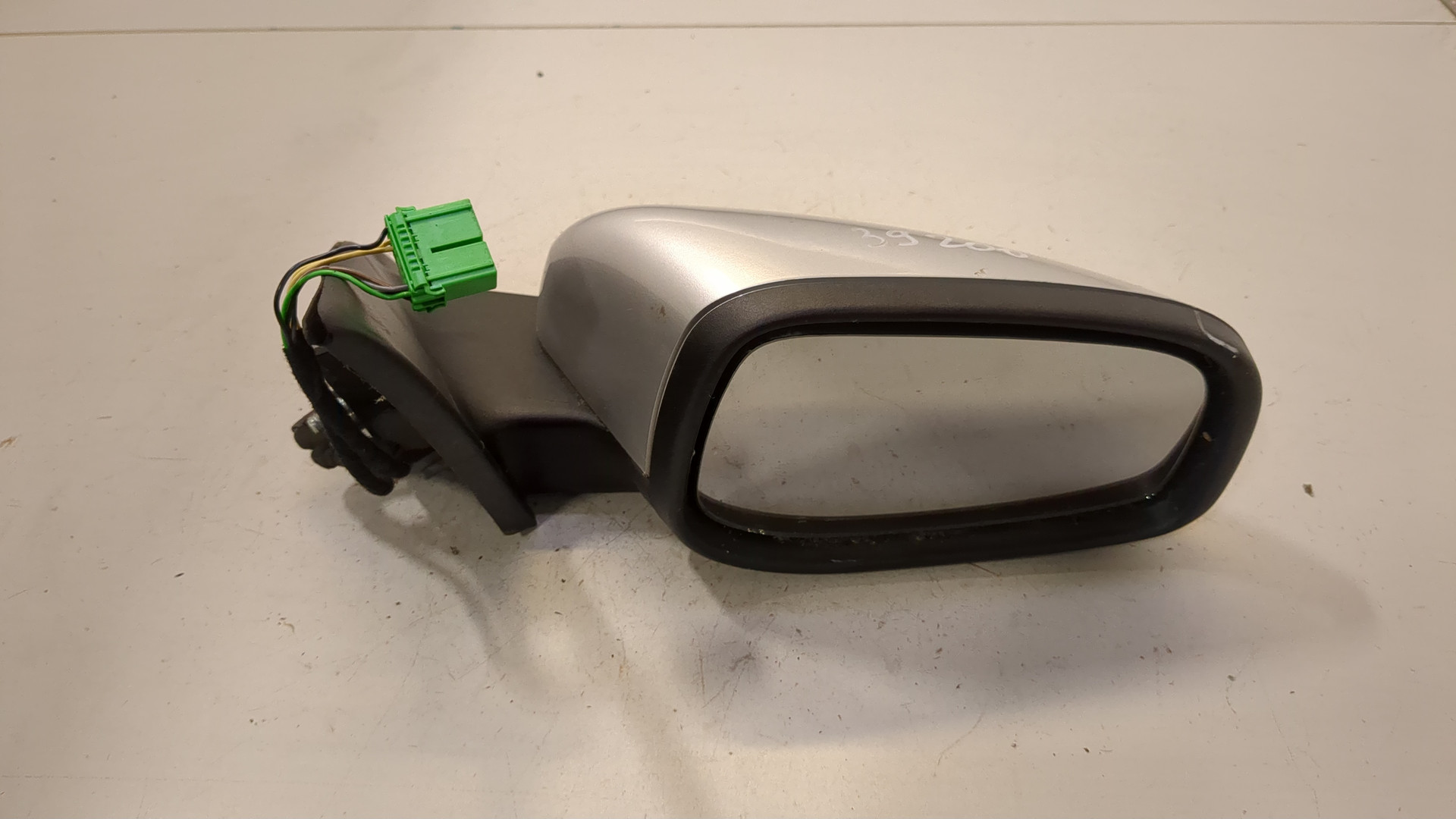 Зеркало правое электрическое