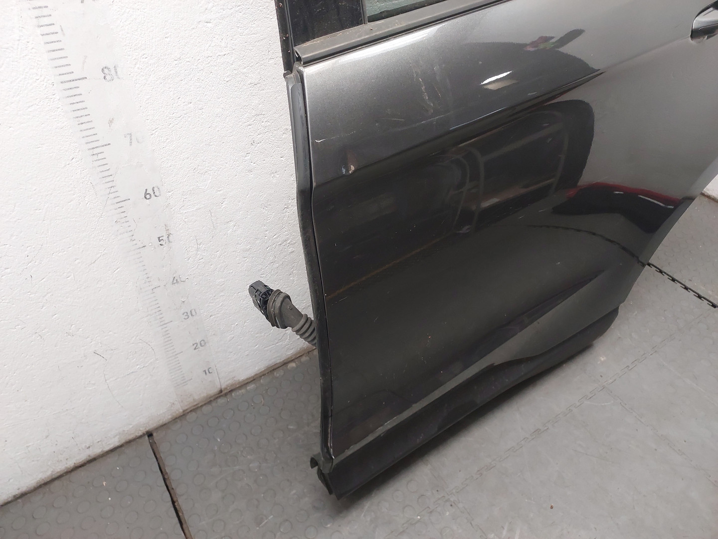 Дверь задняя левая