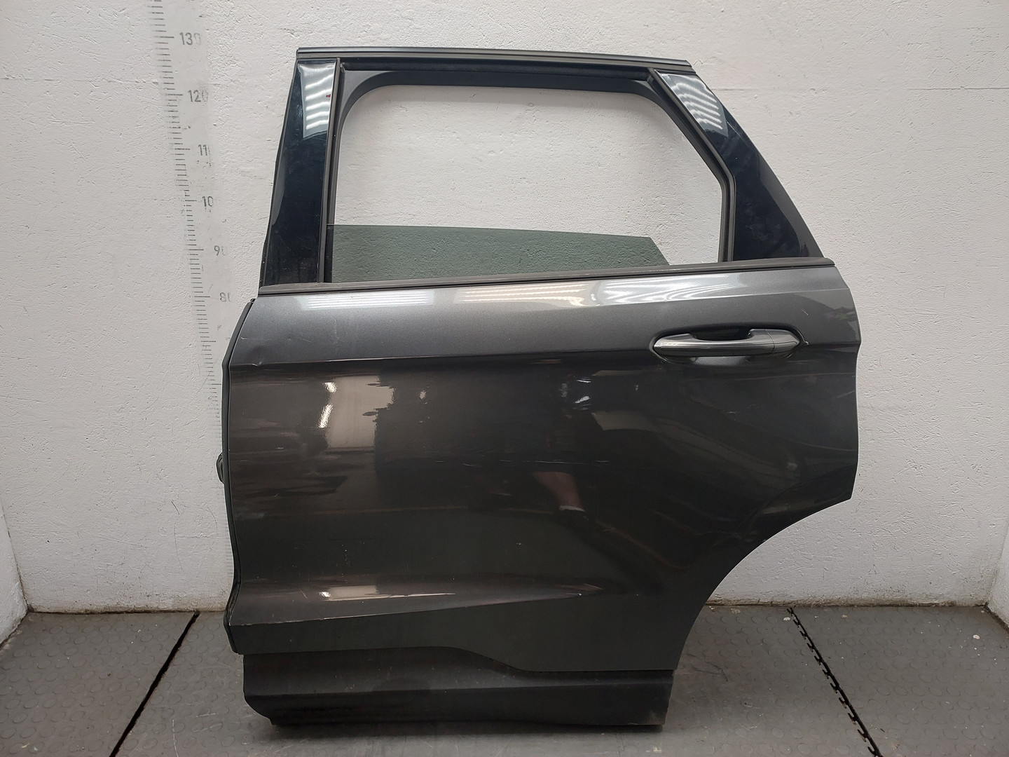 Дверь задняя левая