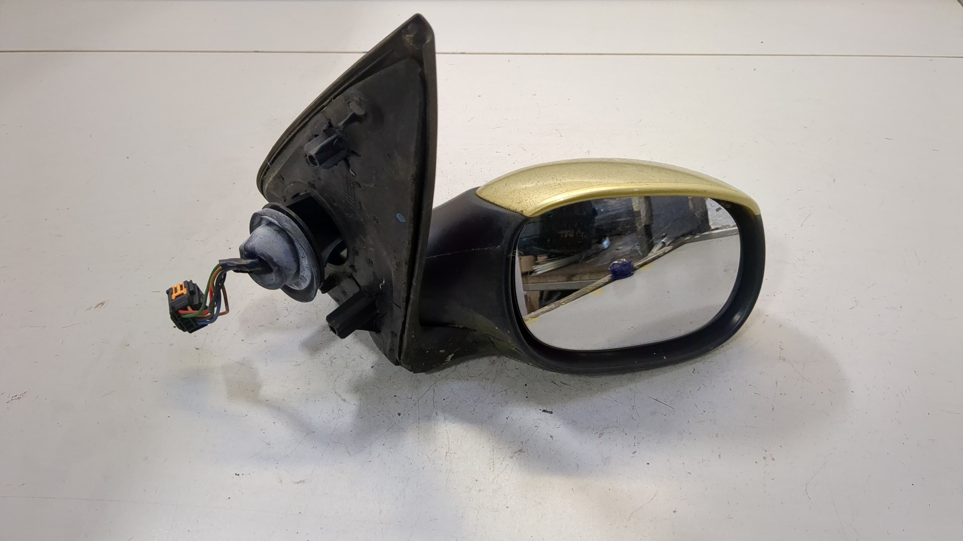 Зеркало правое электрическое