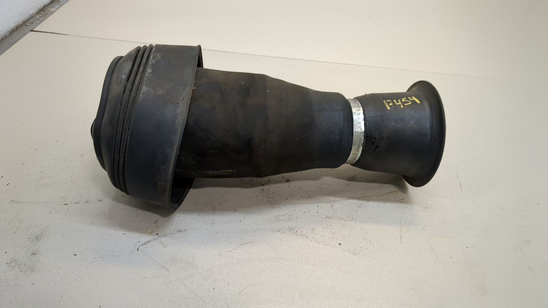 Амортизатор задний (стойка)