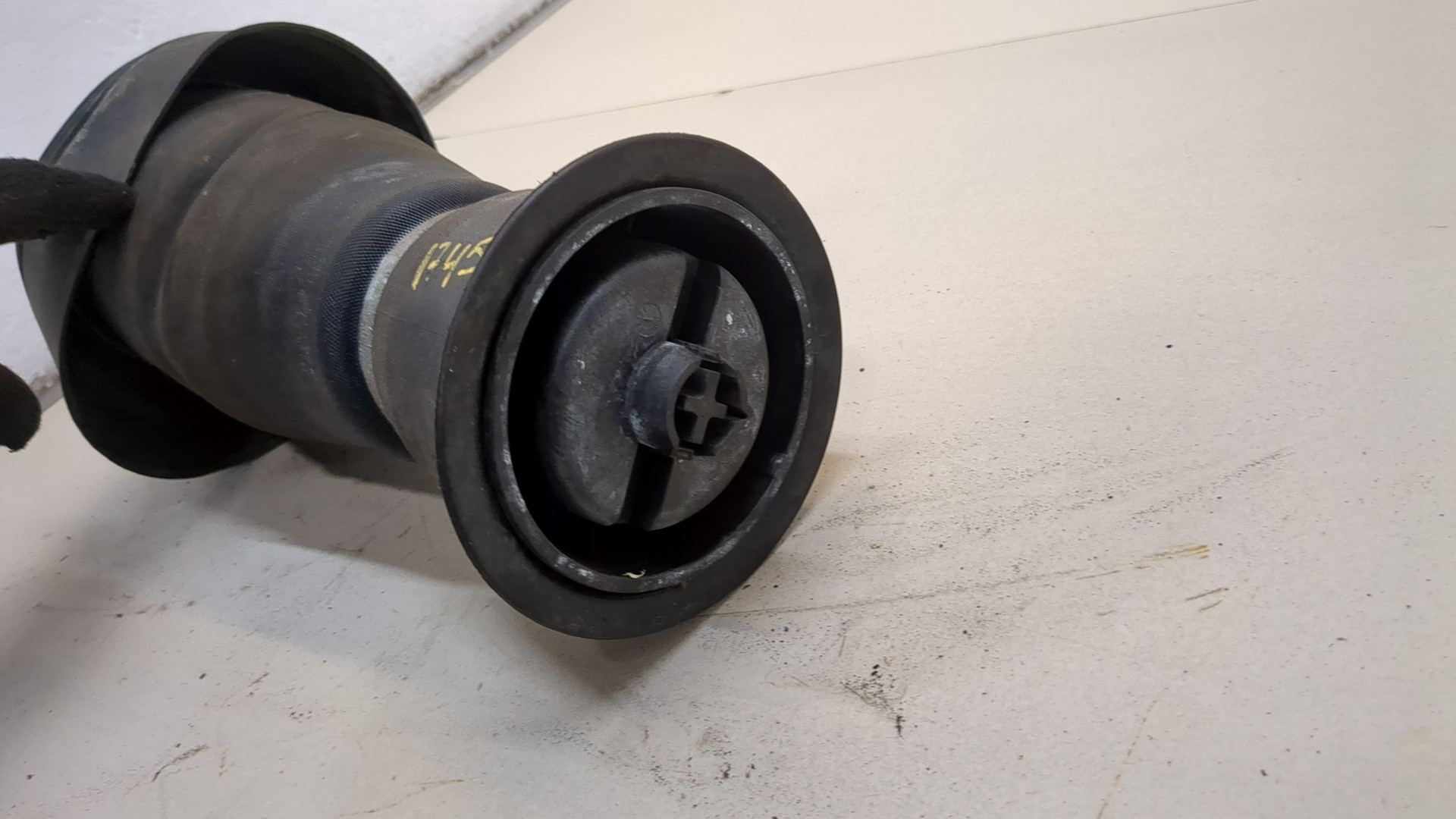 Амортизатор задний (стойка)