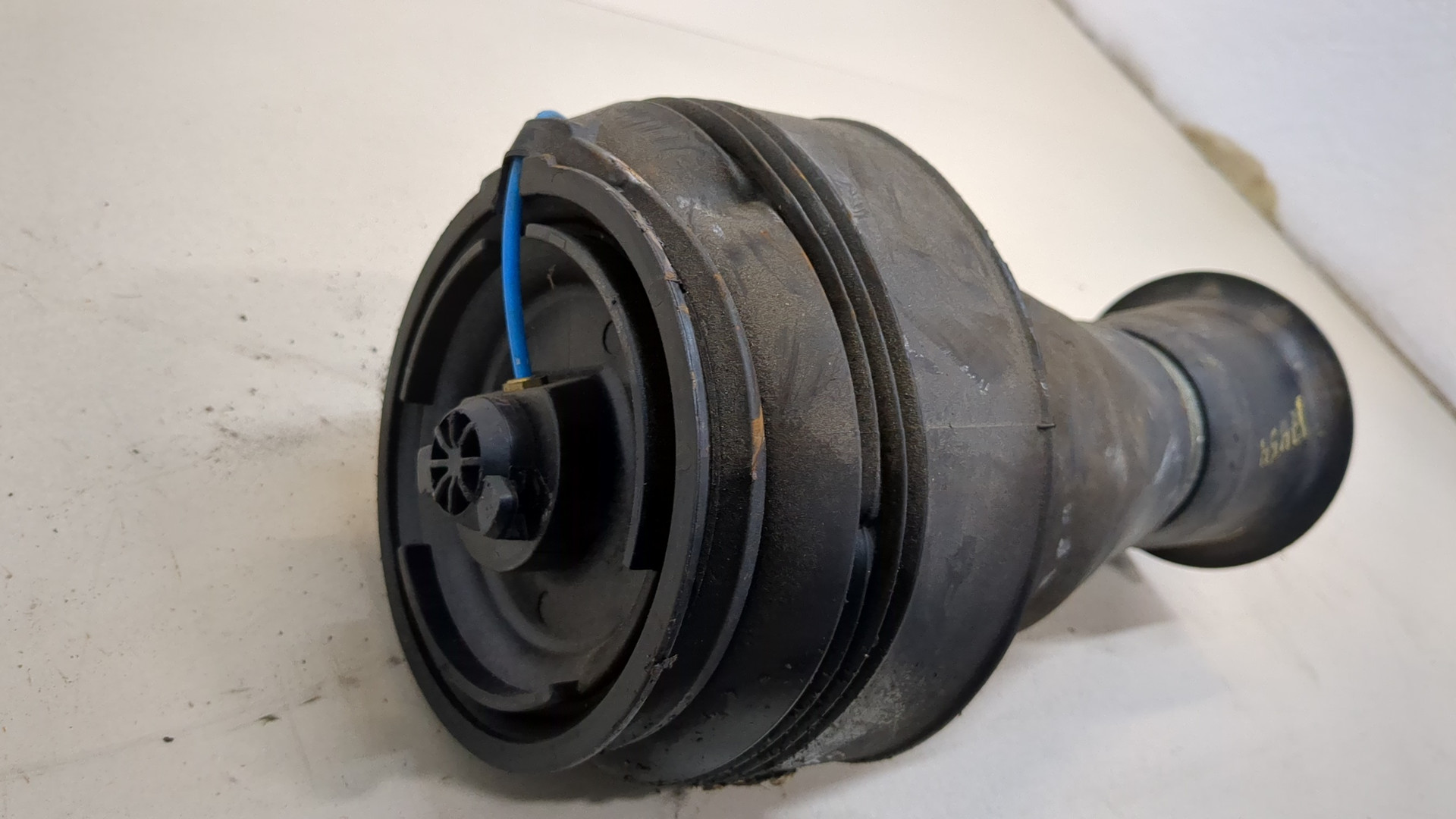 Амортизатор задний (стойка)