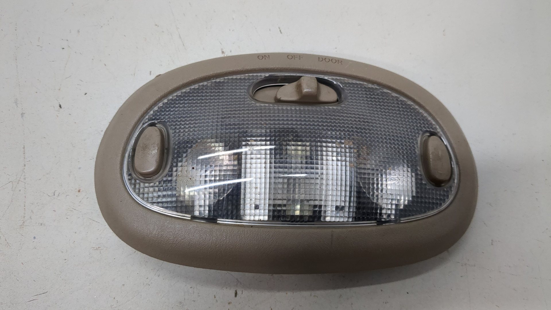 Плафон салонный