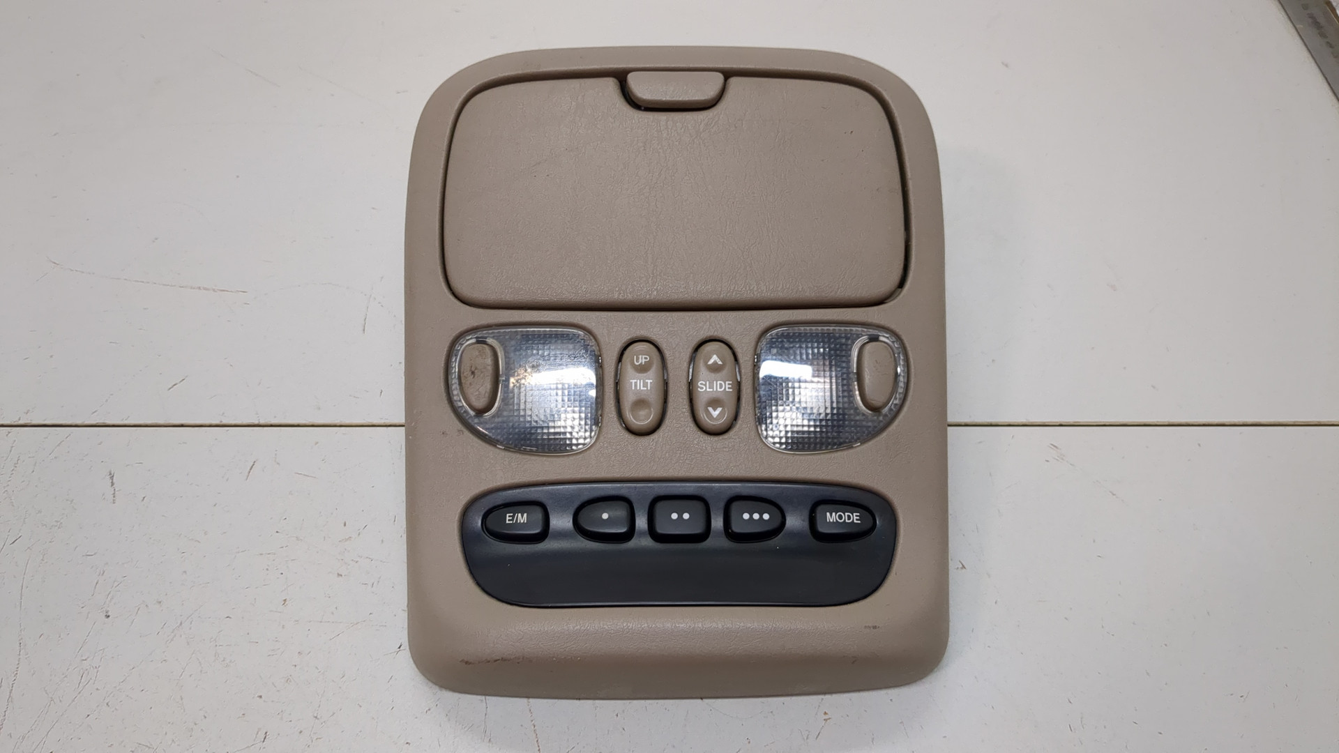 Плафон салонный