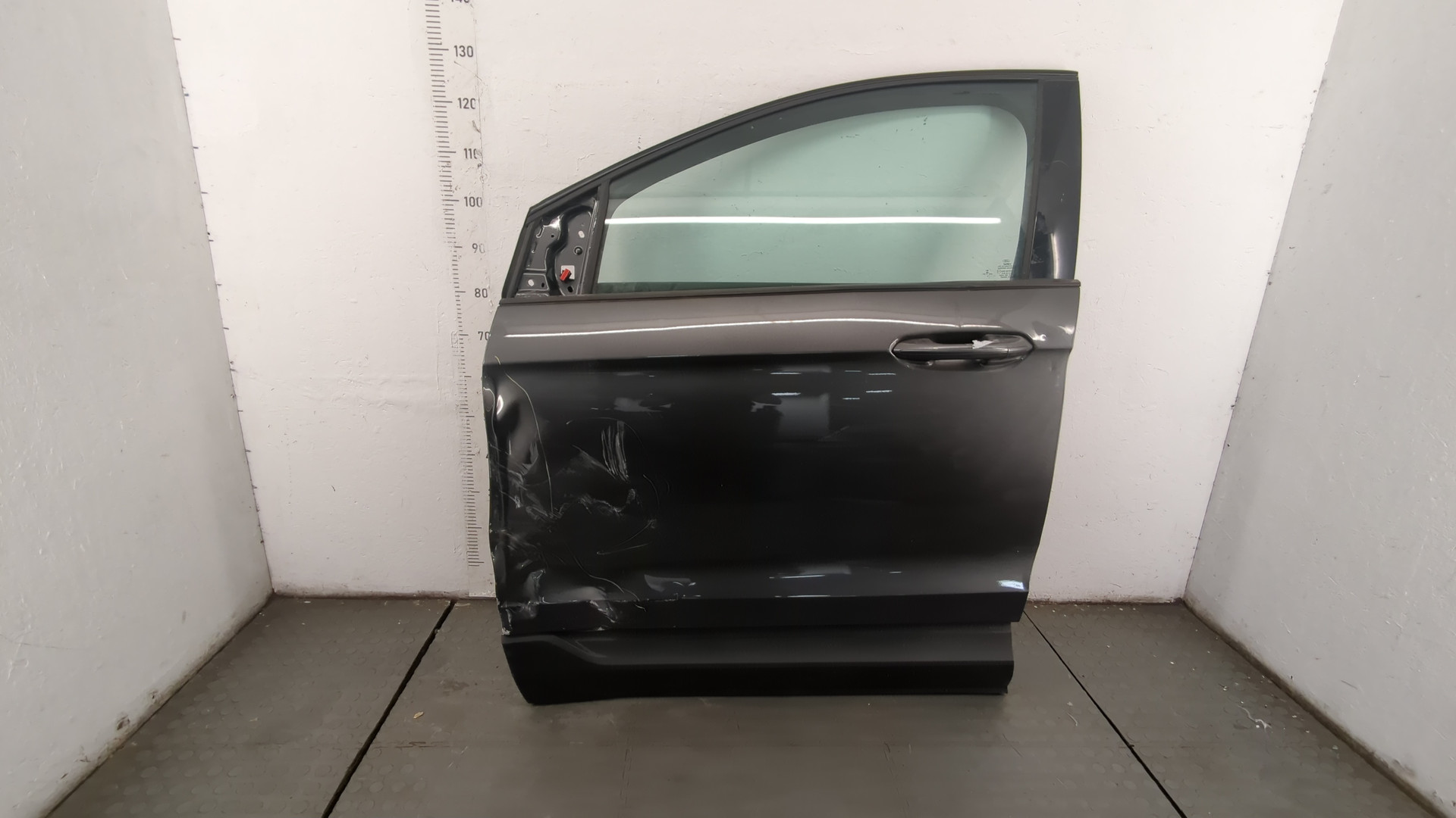 Дверь передняя левая