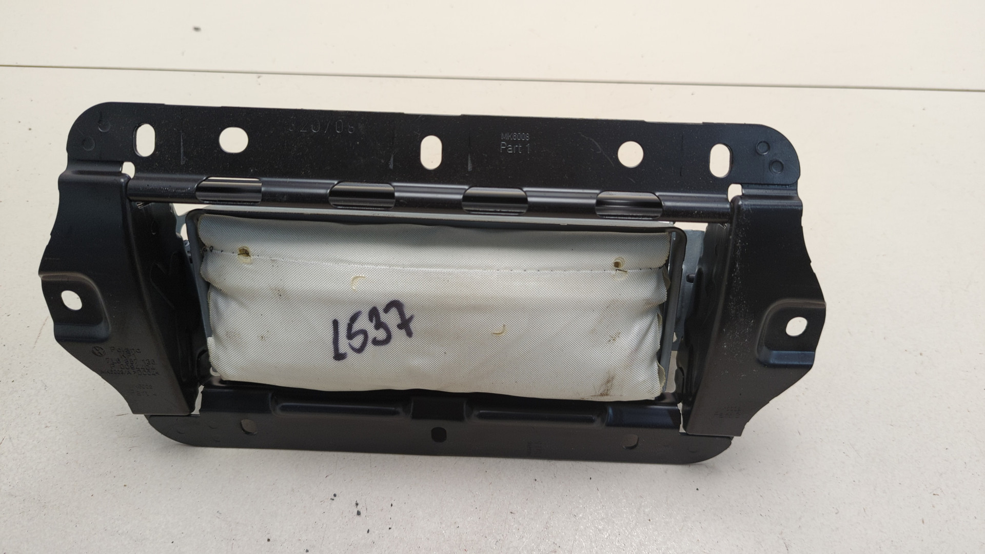 Подушка безопасности пассажирская (в торпедо)