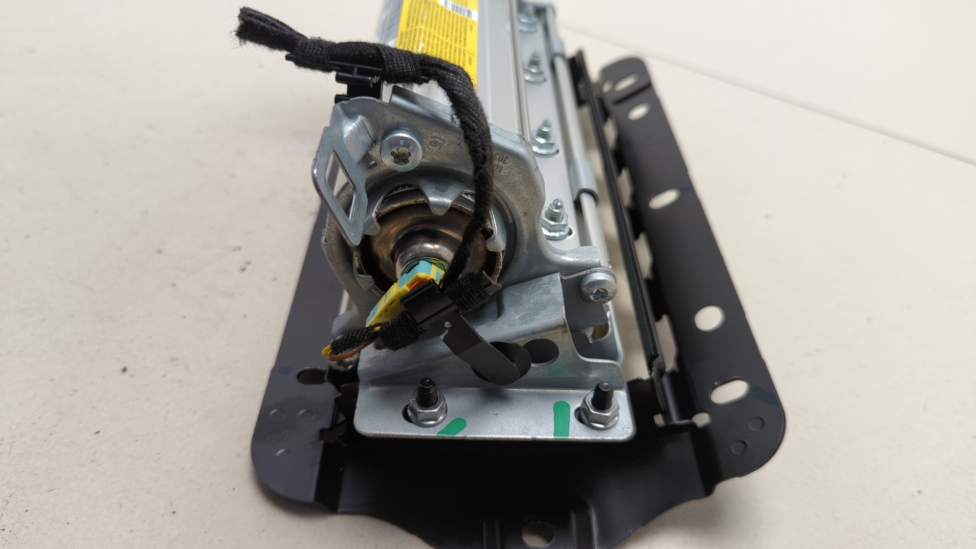 Подушка безопасности пассажирская (в торпедо)