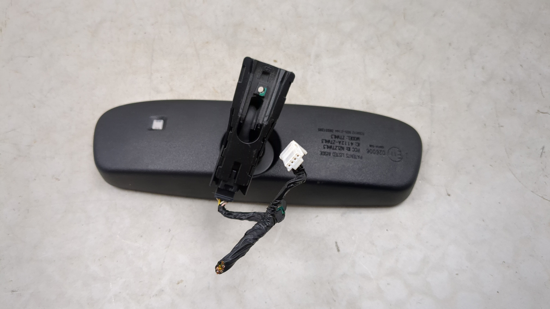 Зеркало заднего вида