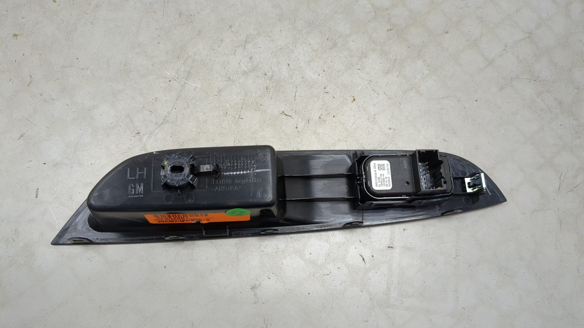 Кнопка стеклоподъемника