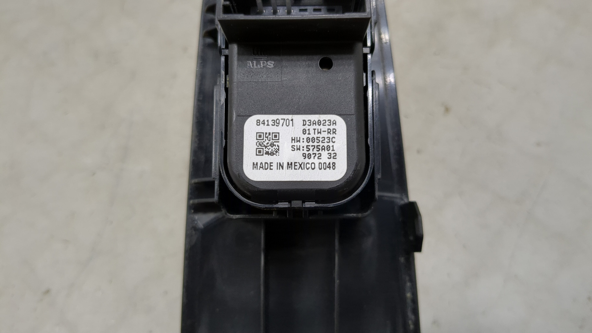 Кнопка стеклоподъемника