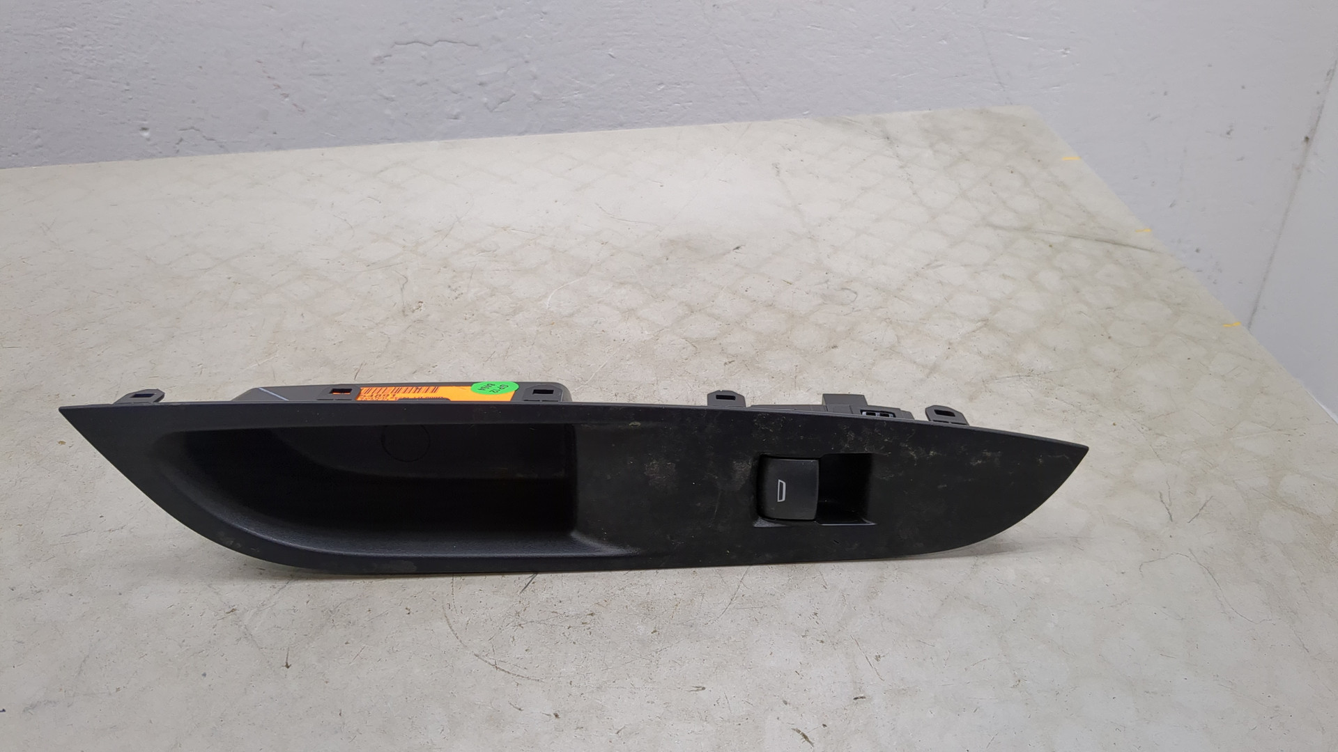 Кнопка стеклоподъемника