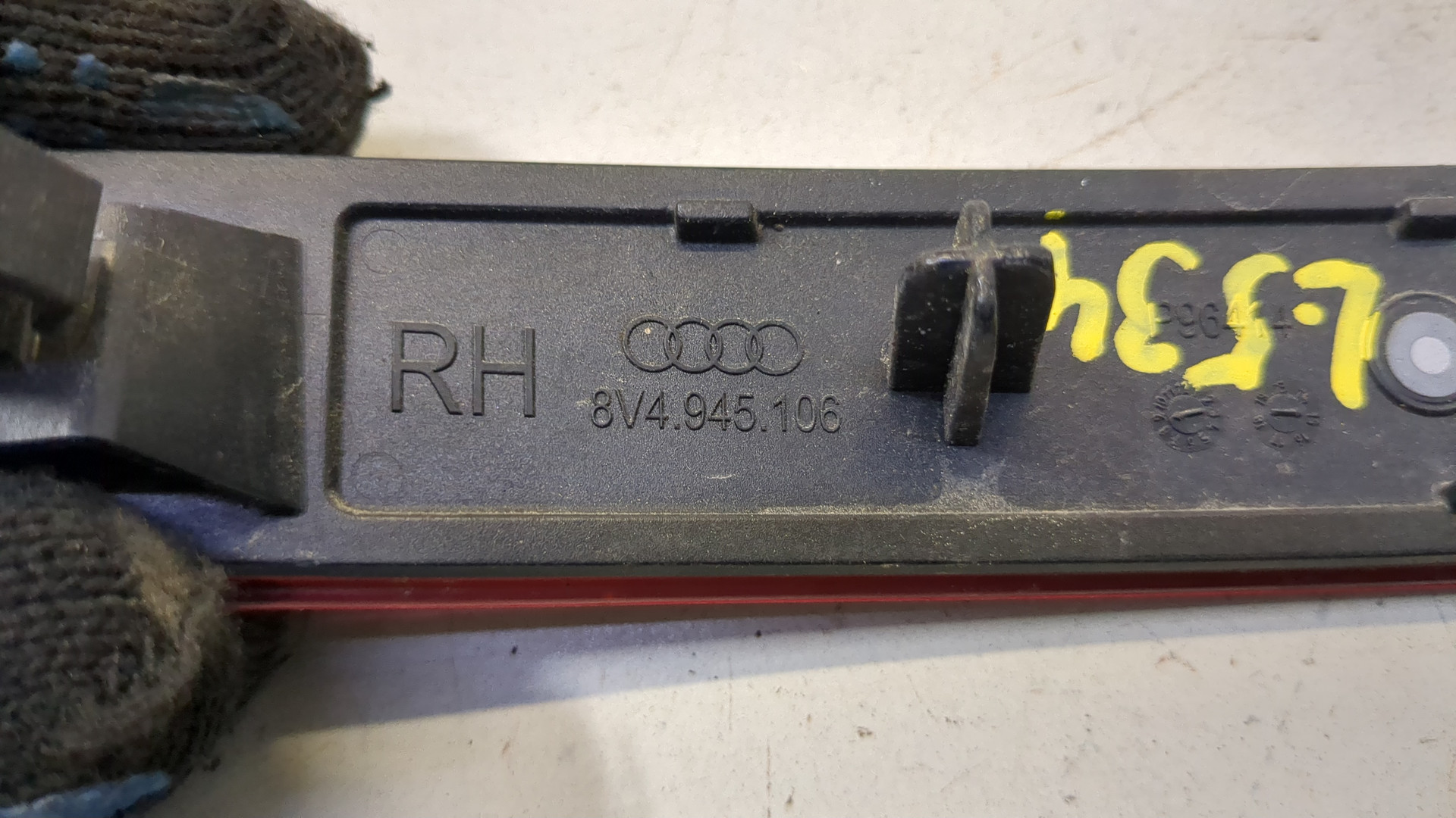 Отражатель в бампер задний правый