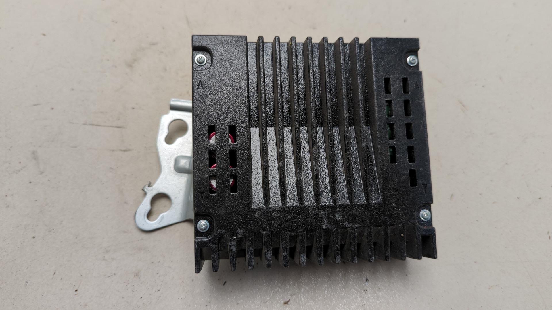 Усилитель акустической системы