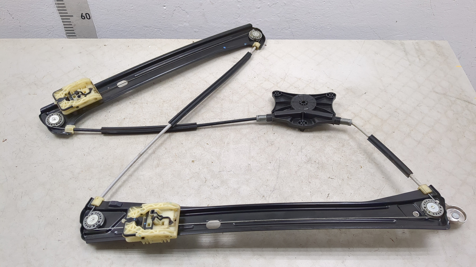 Стеклоподъемник электр. передний левый