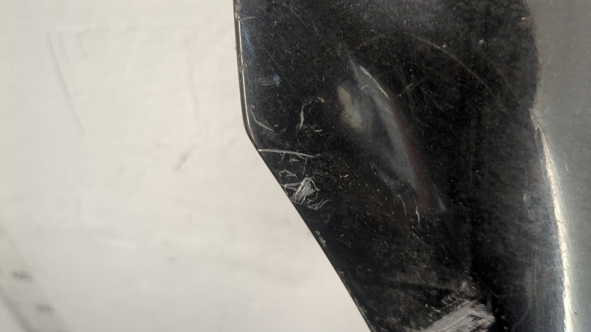 Крыло переднее левое