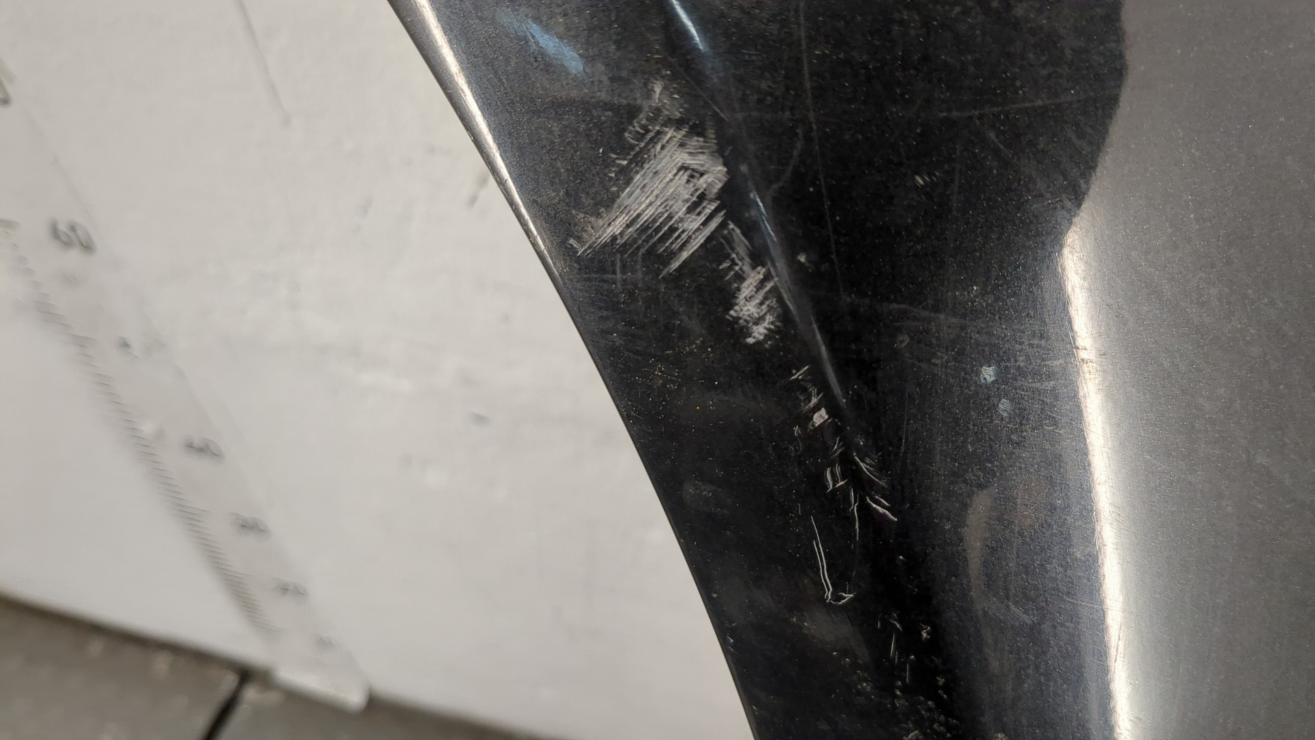 Крыло переднее левое