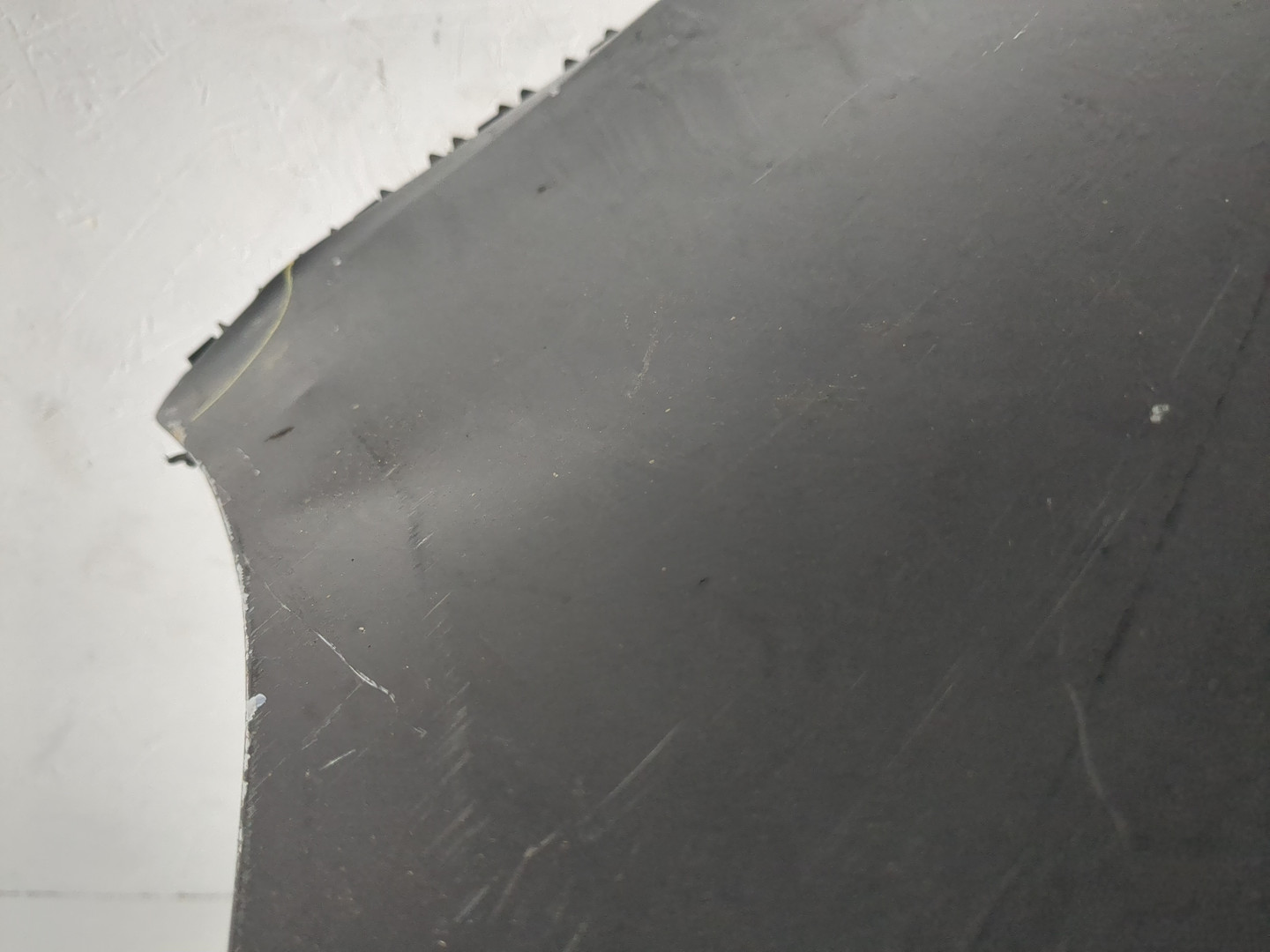 Крыло переднее правое