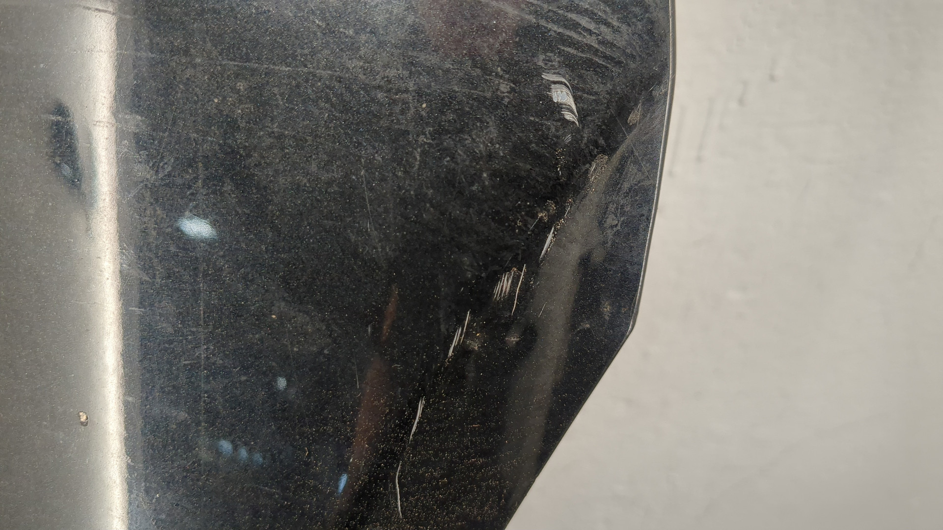 Крыло переднее правое