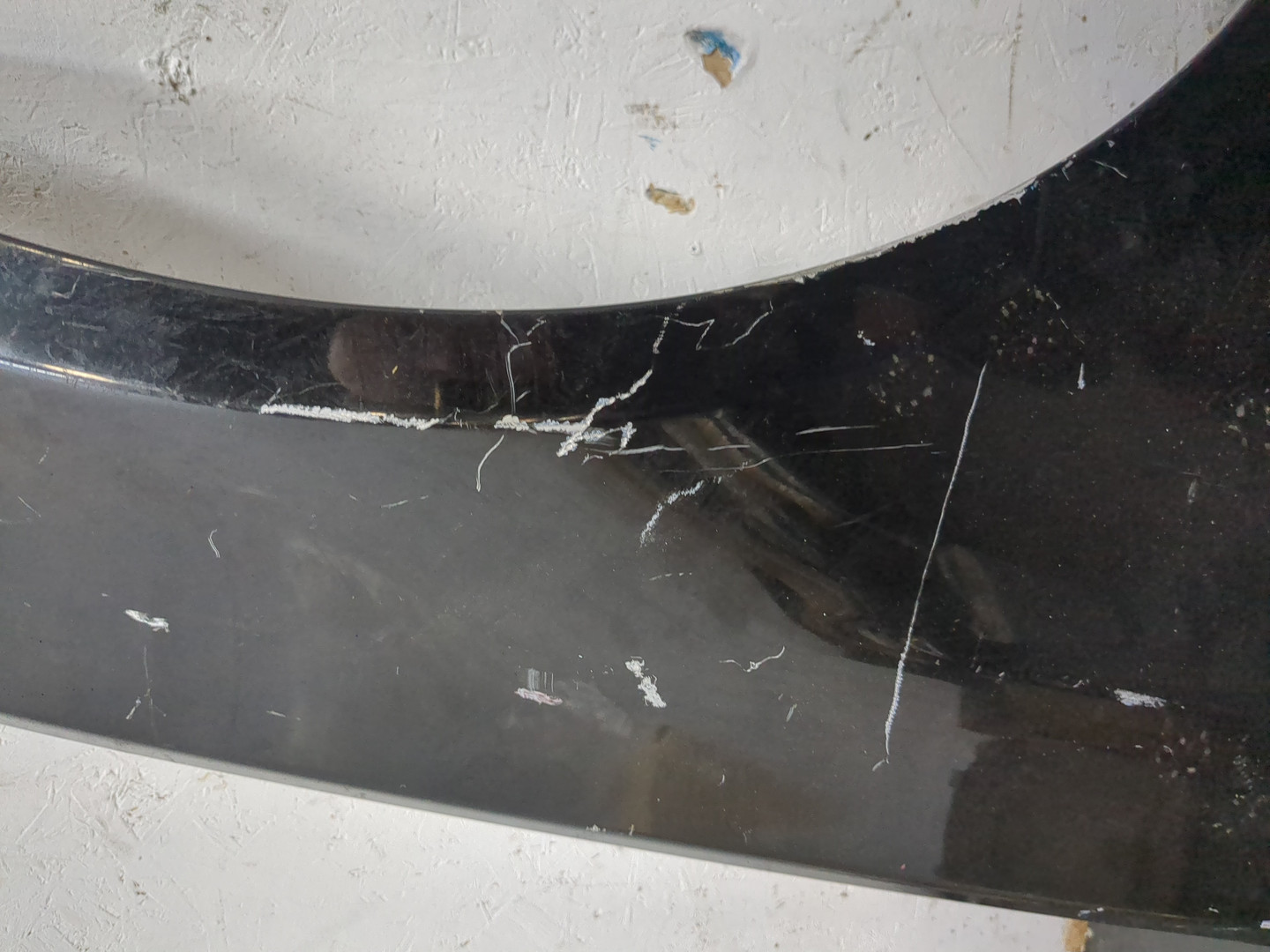 Крыло переднее правое