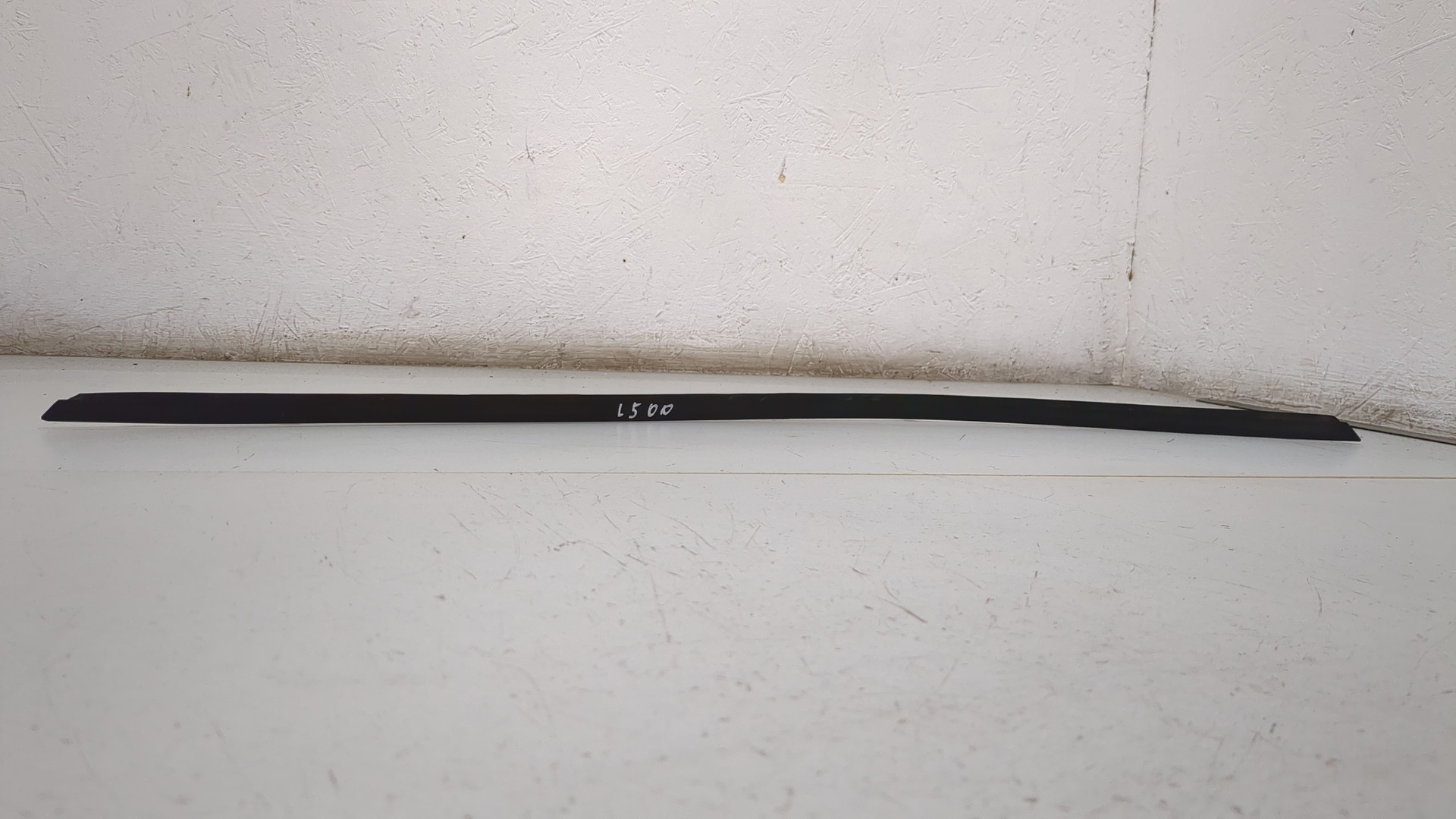 Молдинг лобового стекла