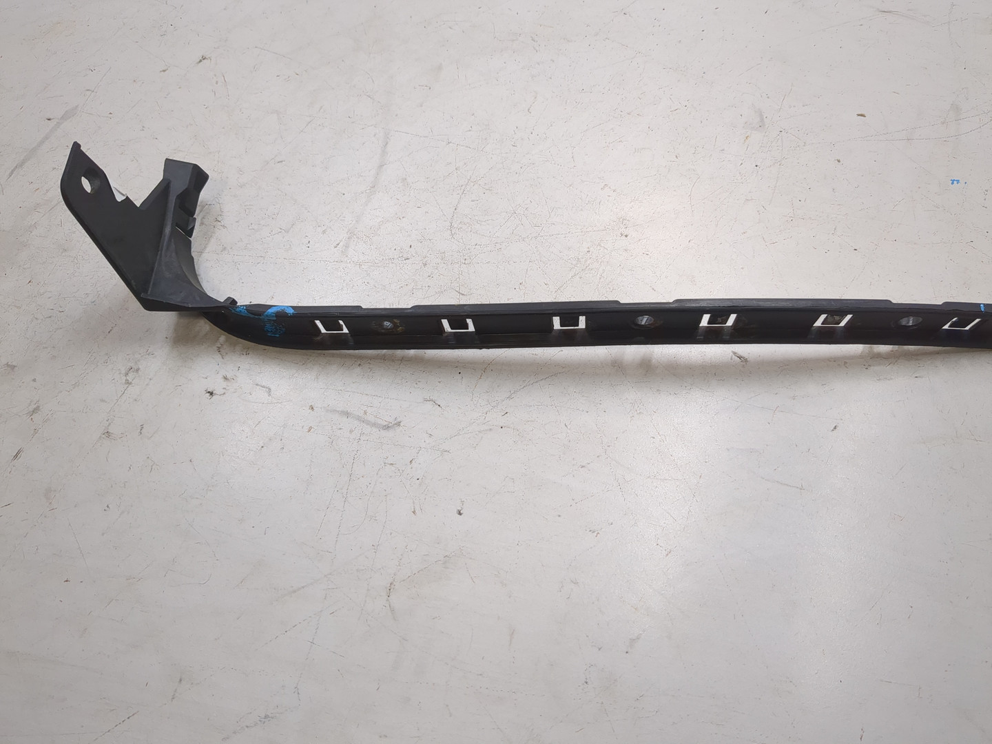 Кронштейн заднего бампера левый