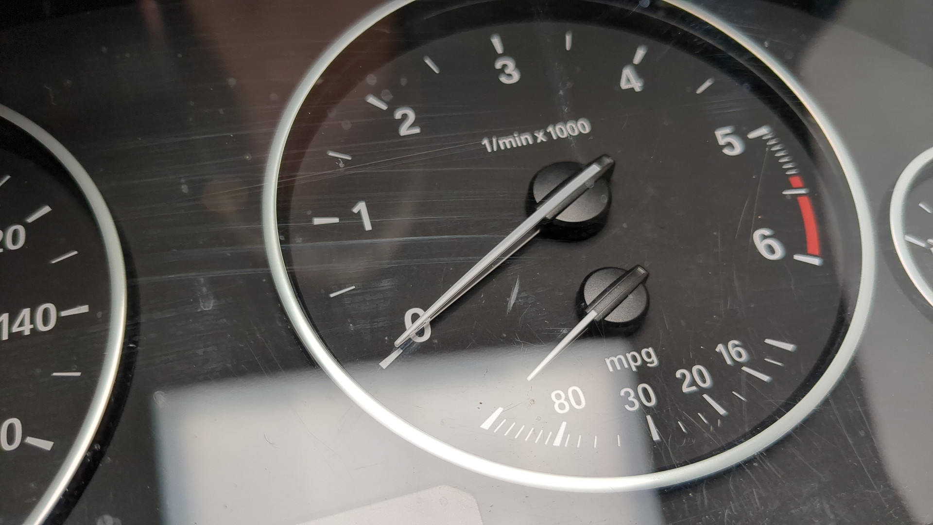 Панель приборов