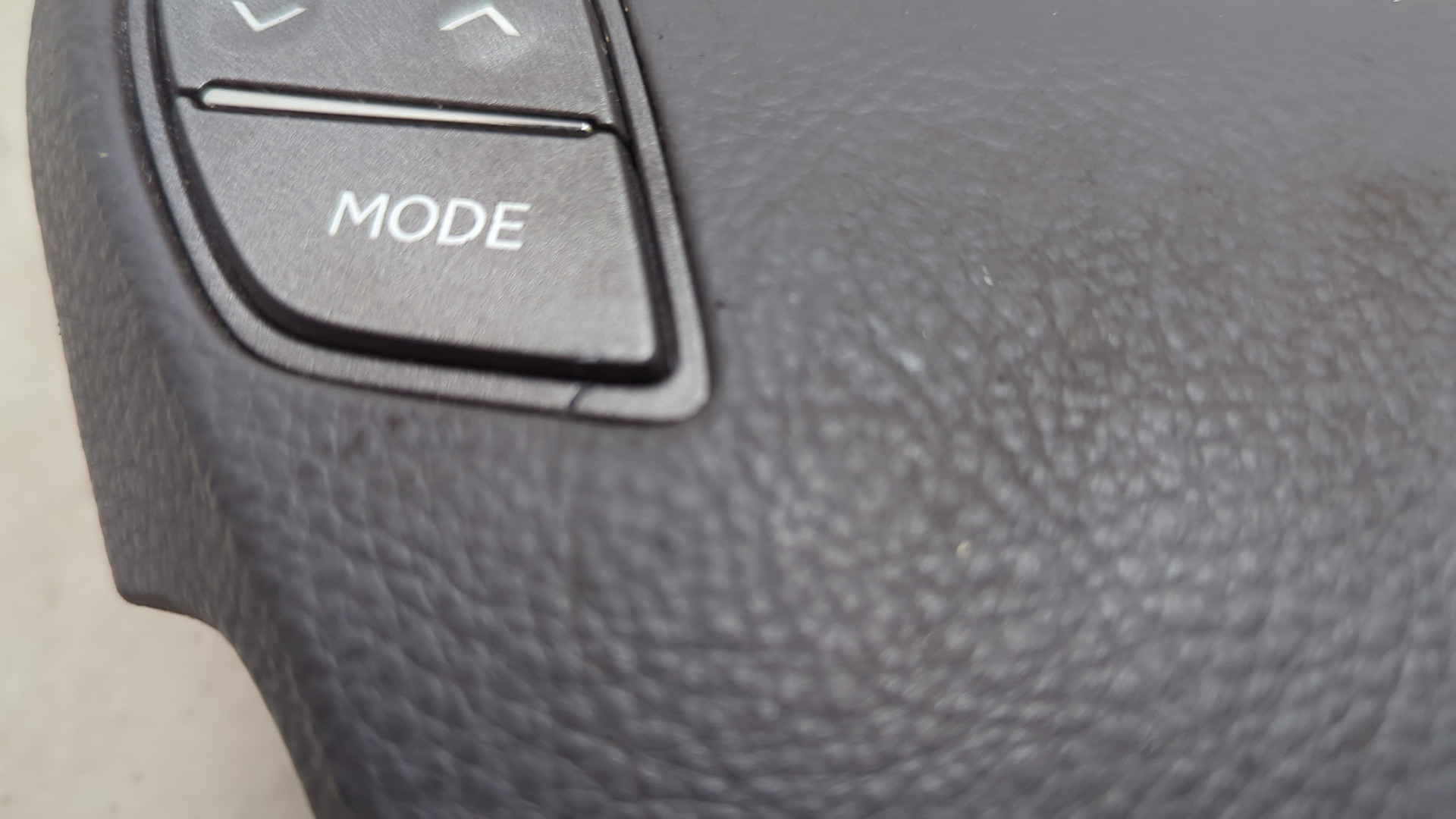 Подушка безопасности в рулевое колесо