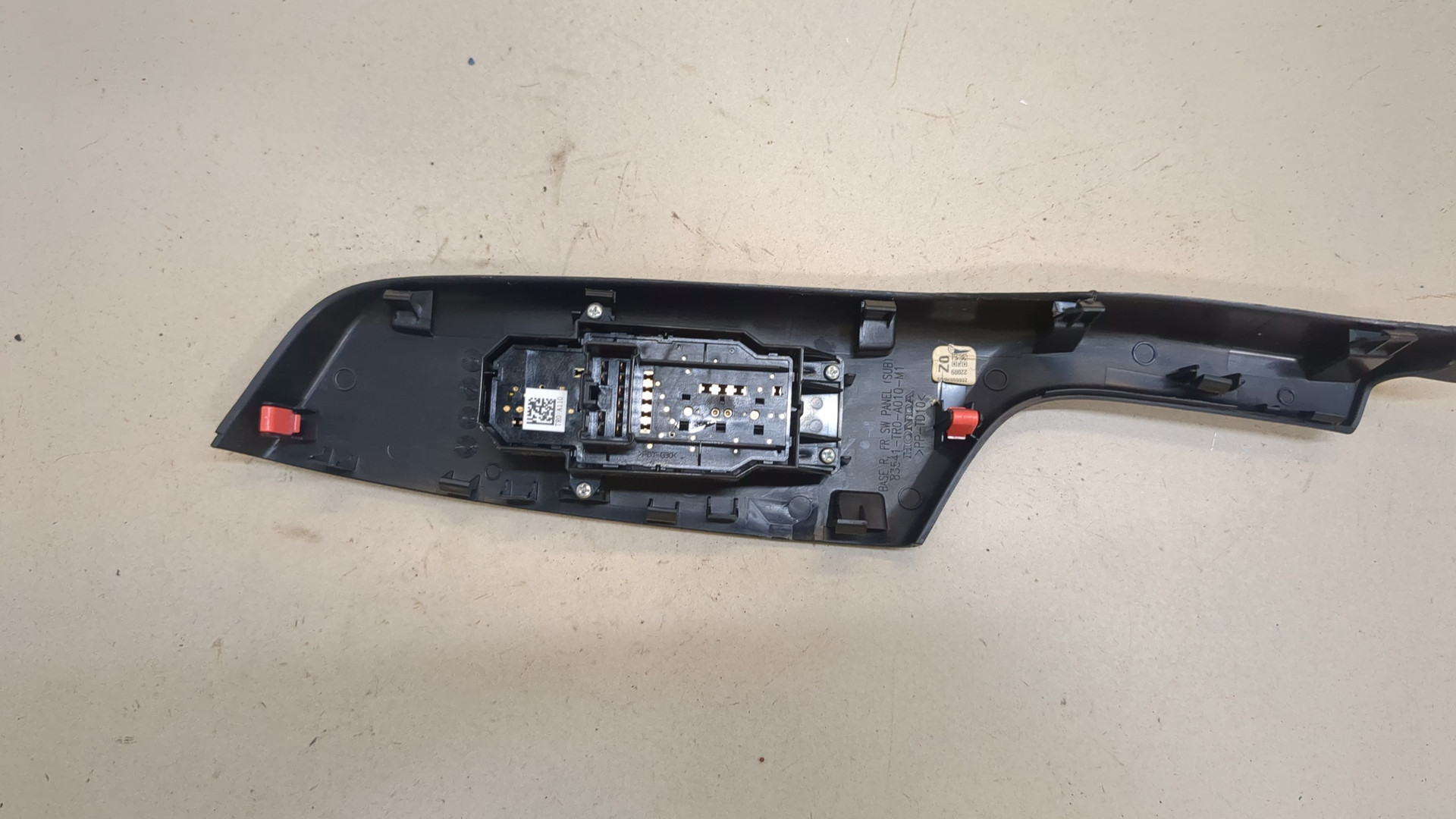 Кнопка стеклоподъемника