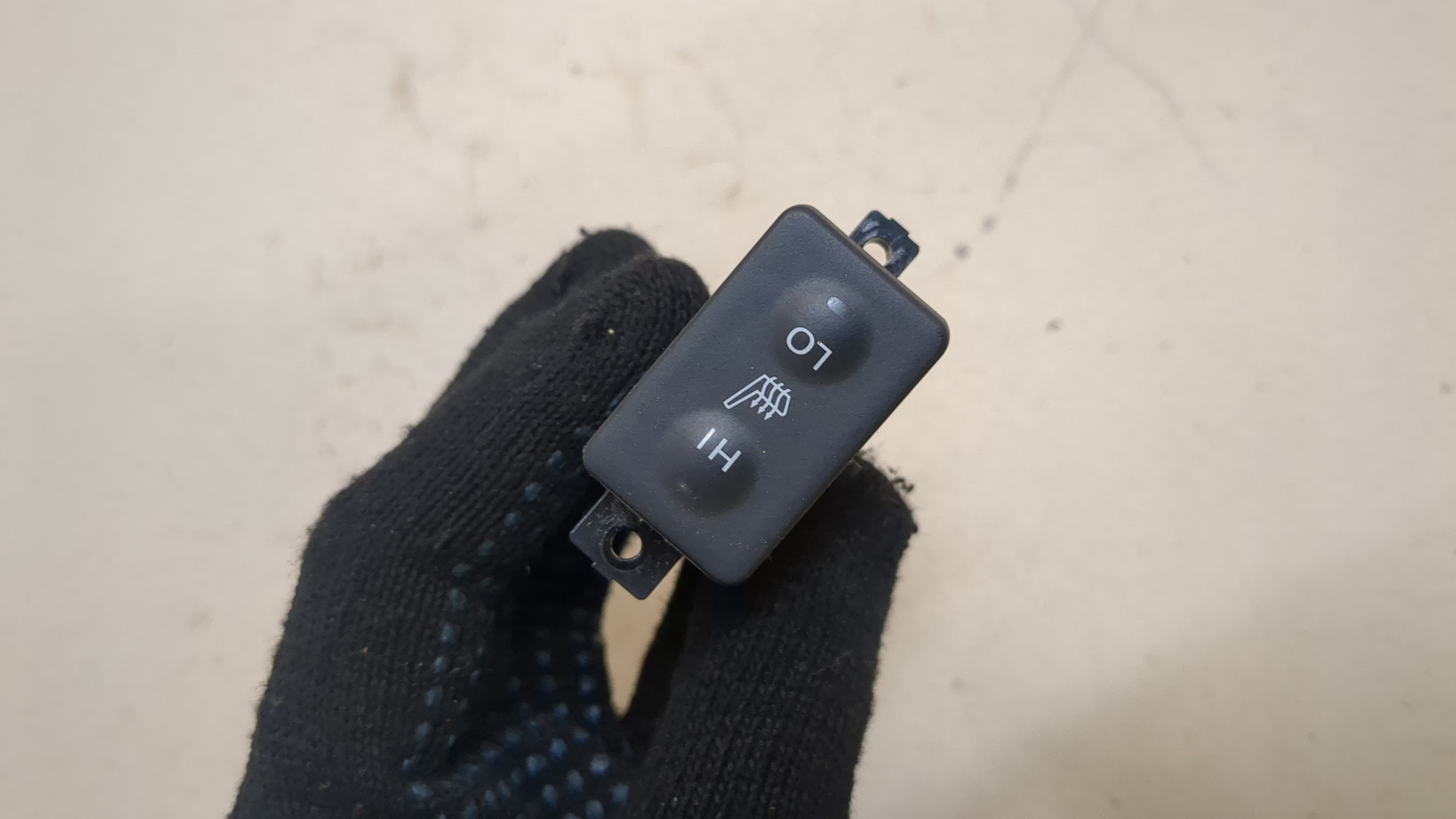 Кнопка обогрева сидений