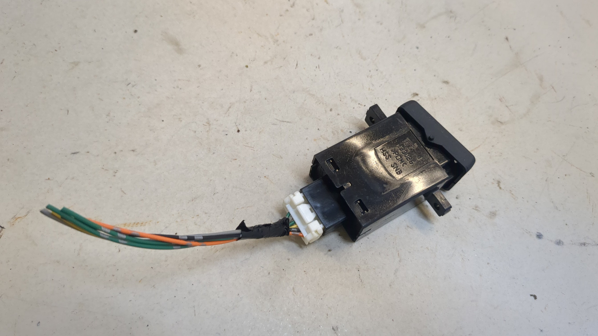 Кнопка обогрева сидений