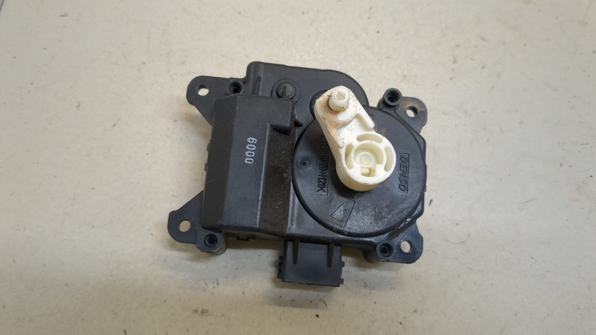 Моторчик заслонки печки