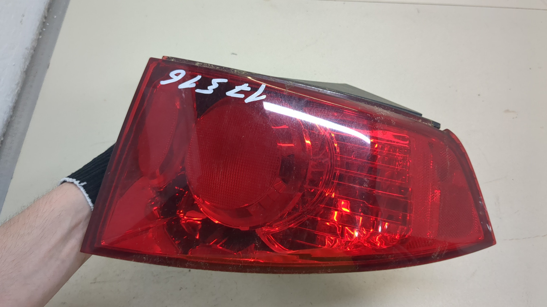 Фонарь задний правый