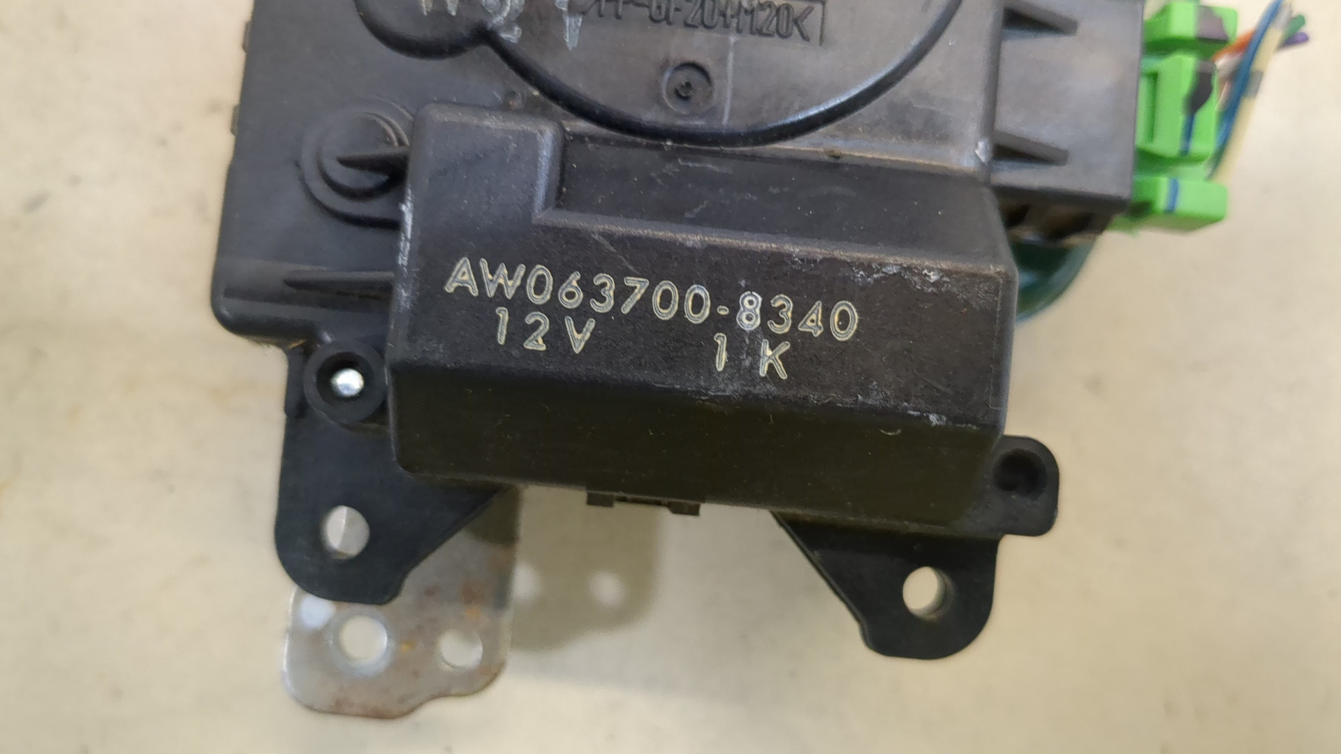 Моторчик заслонки печки